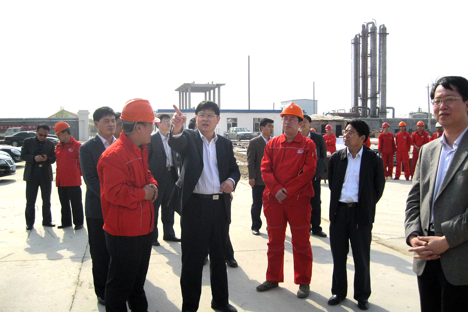 3、东营市委副书记、市长赵豪志到公司项目工地现场办公.jpg