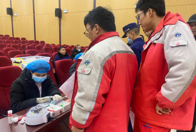 俊源石油组织员工参加无偿献血活动