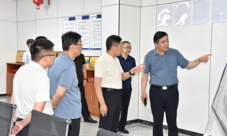 奎屯市领导皮履屏一行莅临俊源控股集团调研指导
